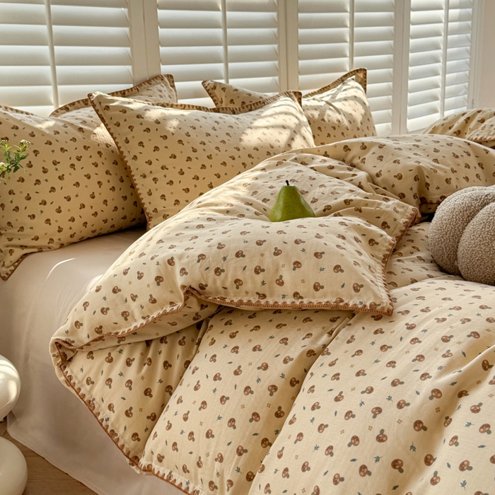 91家纺网 家纺一手货源 找家纺 金丝鸟家纺 2025新款全棉双层纱贝壳边四件套花卉系列 蘑菇园