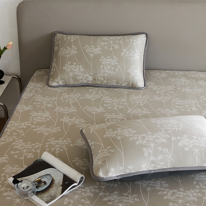 91家纺网 家纺一手货源 找家纺 千朵森 2025新款冰岛冰感丝床笠款凉席三件套-风格一 冰岛-浅茶杏