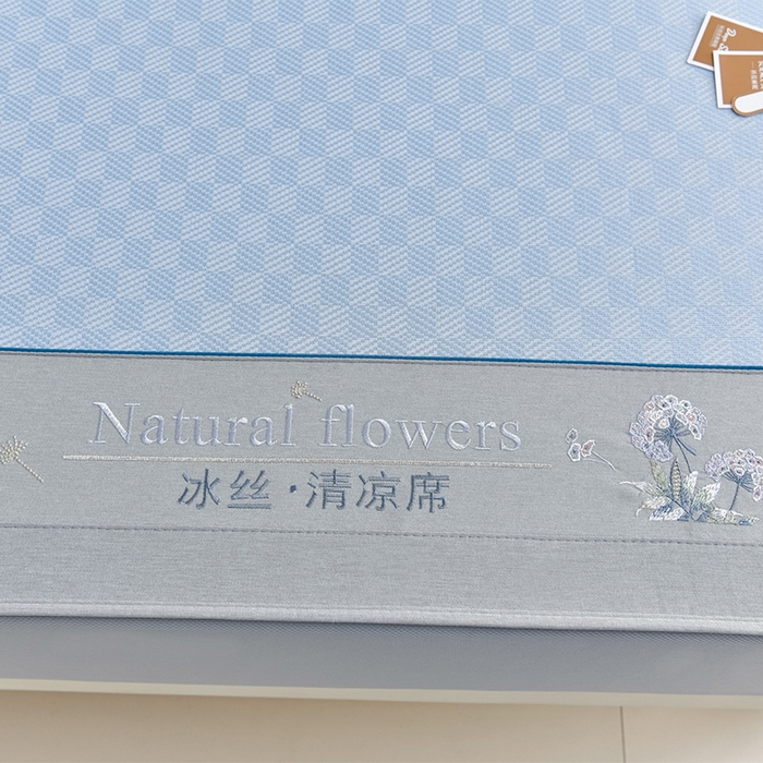 91家纺网 家纺一手货源 找家纺 小牛席业 2025新款棋盘格-冰丝清凉席系列（床笠款）凉席藤席冰藤席冰丝席竹席空调席草席乳胶席豆豆席三件套 蓝色