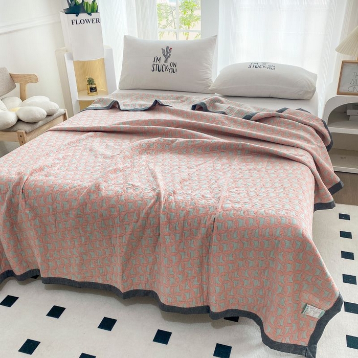 91家纺网 家纺一手货源 找家纺 鸣升家纺 2025新款a类全棉三层纱多功能毛巾被盖毯床单夏被空调被 风车粉