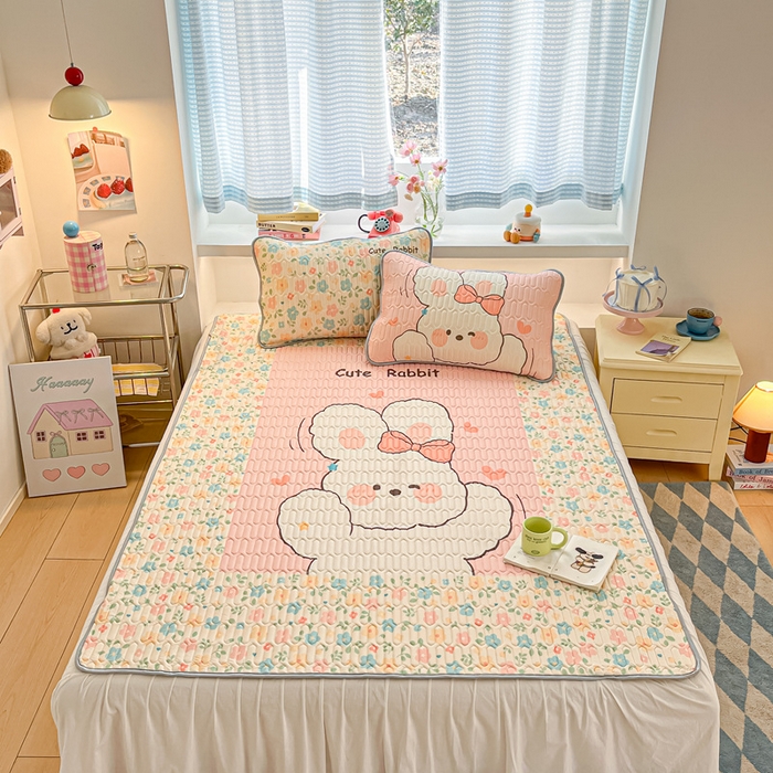 91家纺网 家纺一手货源 找家纺 川悦生活 2025新款大阪凉感丝凉席 花田奶兔