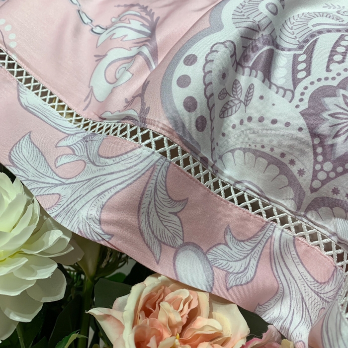 91家纺网 家纺一手货源 找家纺 棉生活家纺 2025新款春夏莫代尔天丝夏被 辉煌时刻-粉