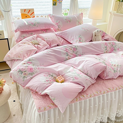 91家纺网 家纺一手货源 找家纺 提花大世界 2025直播爆款全棉活性印花夹棉床盖床裙花边四件套 偶遇花开