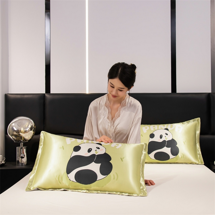 91家纺网 家纺一手货源 找家纺 圣比熊 2025新款可水洗冰丝卡通枕套宿舍48x74cm单人凉爽枕头套 快乐熊猫