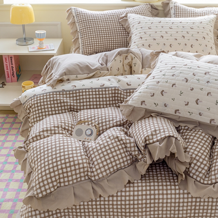 91家纺网 家纺一手货源 找家纺 珍爱家纺 2025新款A类针织棉双层纱夹棉床盖床裙花边单件三件四件套蘑菇