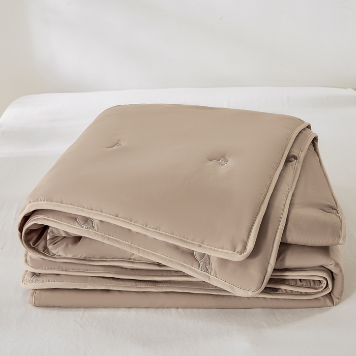 91家纺网 家纺一手货源 找家纺 萌飞 2025新款A类亲肤大豆棉刺绣夏被四件套 银杏叶驼