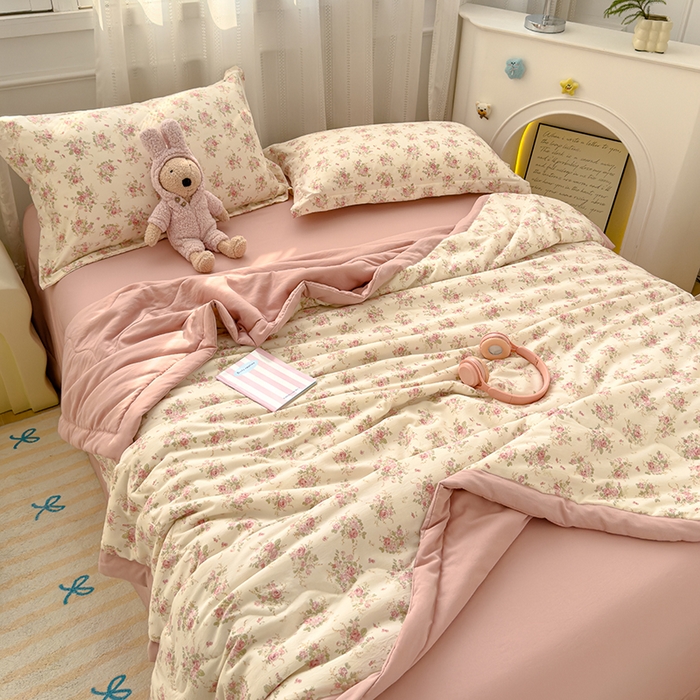 91家纺网 家纺一手货源 找家纺 芯恋家居 2025新款针织棉双层纱夏被夏被四件套 风吟诗