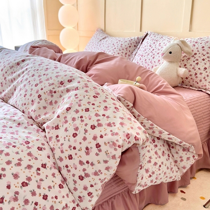 91家纺网 家纺一手货源 找家纺 一比一家纺 2025新款亲肤舒适印花AB版床盖款四件套 花语粉
