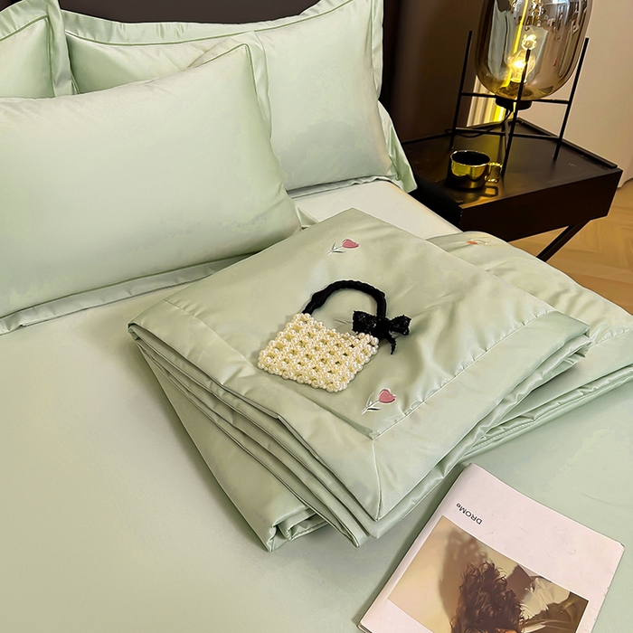 91家纺网 家纺一手货源 找家纺 满羽家纺 2025新款水洗冰丝刺绣夏被四件套 花朵绿