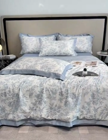 91家纺网 家纺一手货源 找家纺 笙意家纺 2025新款水洗冰丝数码印花拼角宽边夏被 初语