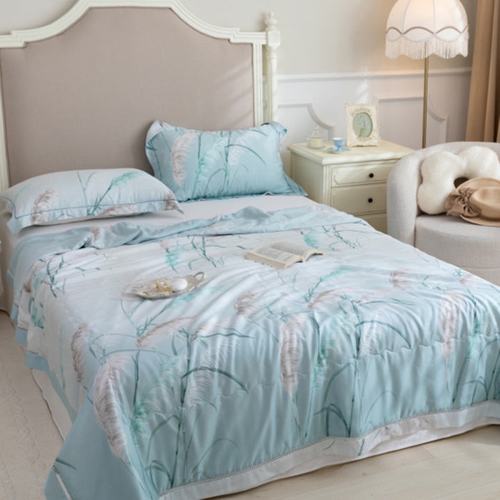 91家纺网 家纺一手货源 找家纺 棉生活家纺 2025新款春夏莫代尔天丝夏被 甘棠灰绿