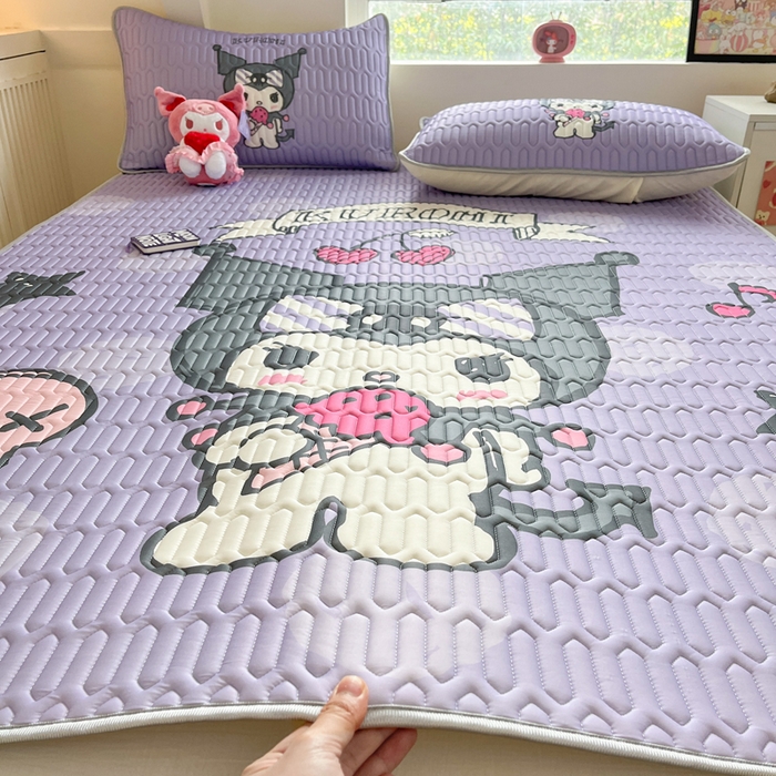 91家纺网 家纺一手货源 找家纺 金爱家 2025新款正版三丽鸥凉感乳胶凉席 贪吃库洛米