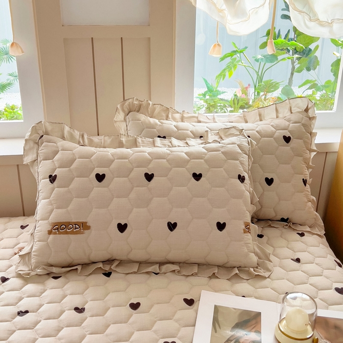 91家纺网 家纺一手货源 找家纺 情煊家纺 2025新款全棉印花小清新夹棉枕套 爱心