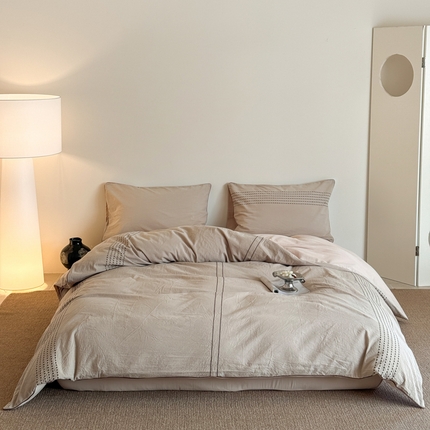 91家纺网 家纺一手货源 找家纺 山舍家居 2025新款全棉色织穿针提花四件套-久野 久野-咖