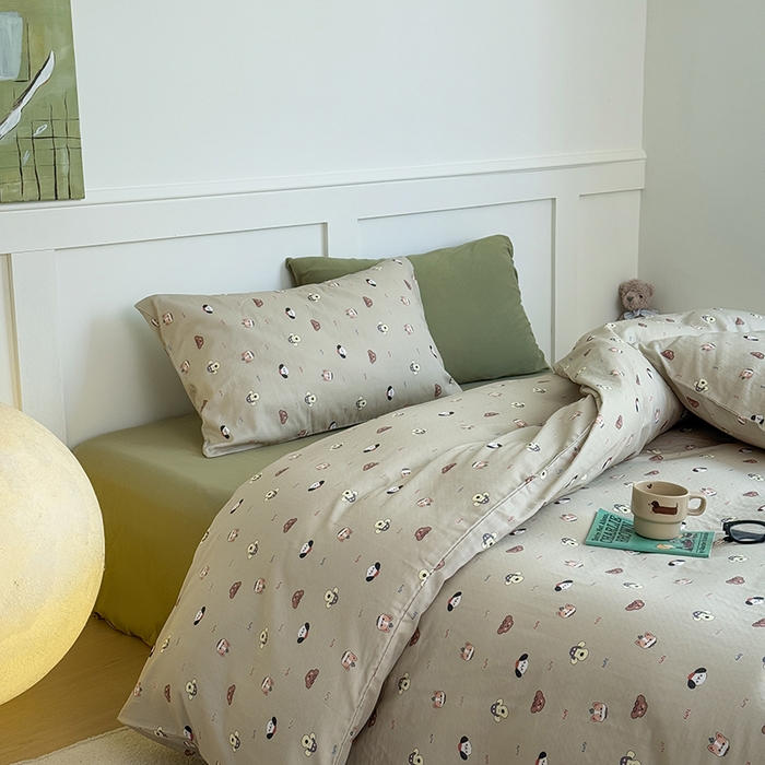 91家纺网 家纺一手货源 找家纺 2025新品全棉A类双层纱卡通风系列四件套 嬉皮狗