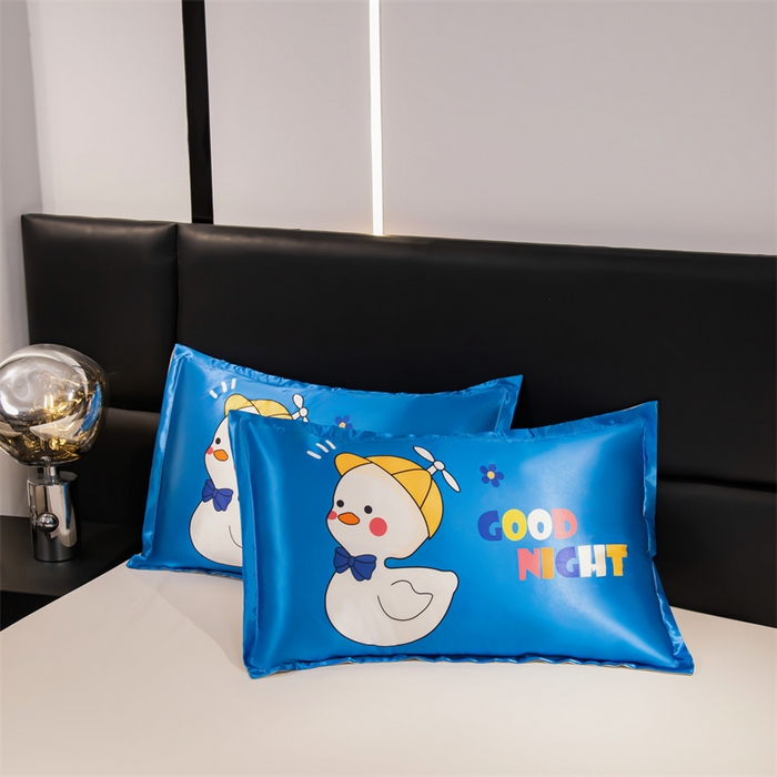 91家纺网 家纺一手货源 找家纺 梦舒羽 2025新款可水洗冰丝卡通枕套宿舍48x74cm单人凉爽枕头套 萌小鸭