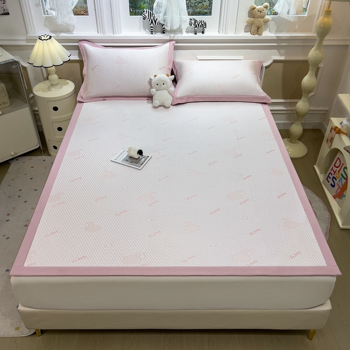 91家纺网 家纺一手货源 找家纺 卡初家居（原微来） 2025新款舒睡冰豆豆抱抱龙系列席子凉席 sheep-sheep-淡雅粉（床席款）