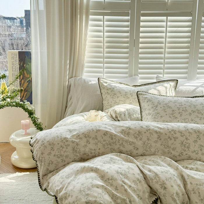 91家纺网 家纺一手货源 找家纺 金丝鸟家纺 2025新款全棉双层纱贝壳边四件套花卉系列 绿意枝头