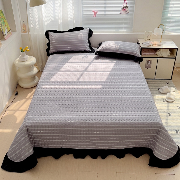 91家纺网 家纺一手货源 找家纺 富米莱（原臻工厂）2025新款A类针织双层纱赫本风床盖四件套 灰色条纹