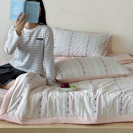 91家纺网 家纺一手货源 找家纺 （总）一加一 2025新款A类全棉色织提花蚕蛹蛋白夏被四件套