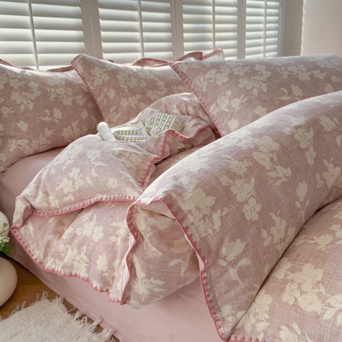 91家纺网 家纺一手货源 找家纺 金丝鸟家纺 2025新款全棉双层纱贝壳边四件套花卉系列 花影