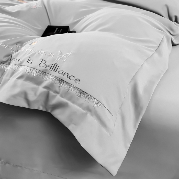 91家纺网 家纺一手货源 找家纺 （总）曲之慕 2025新品四季款高端刺绣四件套简约可水洗轻奢纯色刺绣四件套--梦飞令