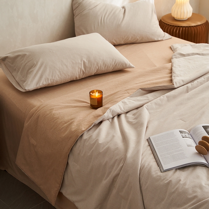 91家纺网 家纺一手货源 找家纺 千朵森 2025新款A类全棉色织水洗棉夏被被子被芯 秋叶桔细条纹