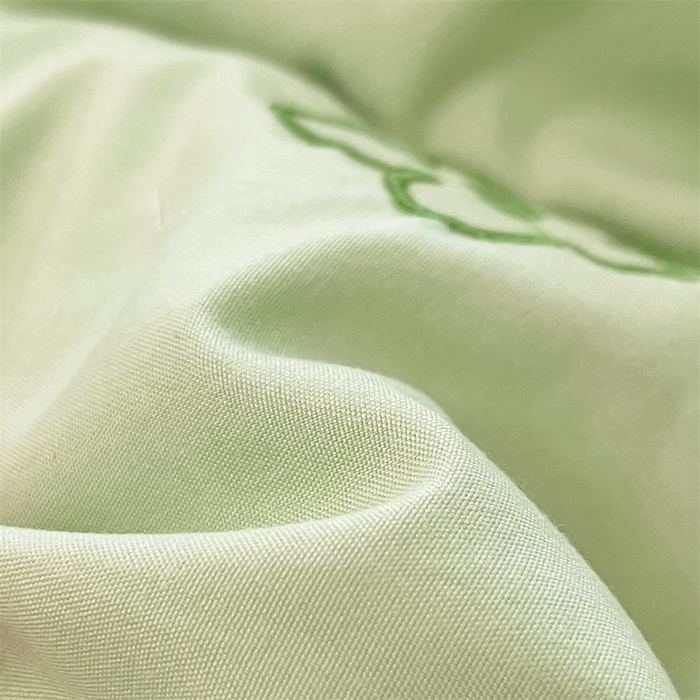 91家纺网 家纺一手货源 找家纺 盛秋家纺 2026新款A类水洗棉刺绣夏被 灰绿花朵