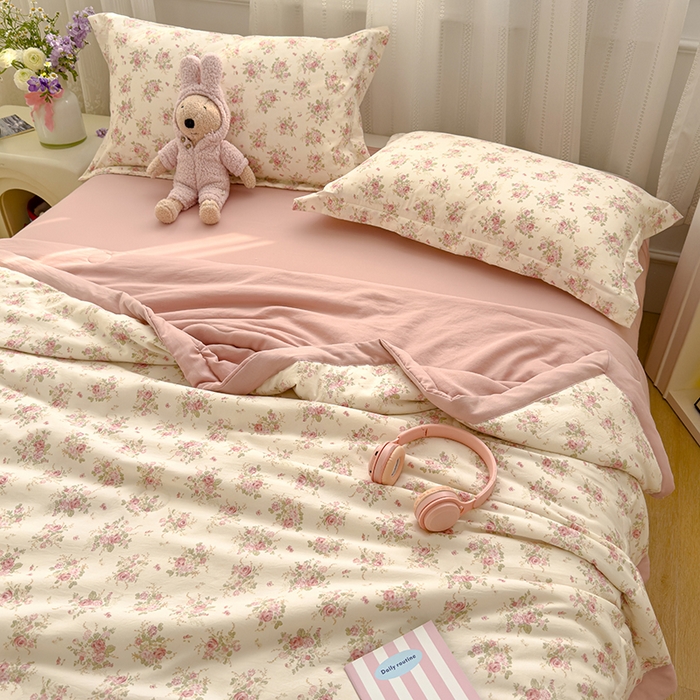 91家纺网 家纺一手货源 找家纺 芯恋家居 2025新款针织棉双层纱夏被夏被四件套 风吟诗