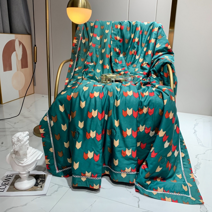 91家纺网 家纺一手货源 找家纺 棉生活家纺 2025新款春夏莫代尔天丝夏被 自由之旅-绿