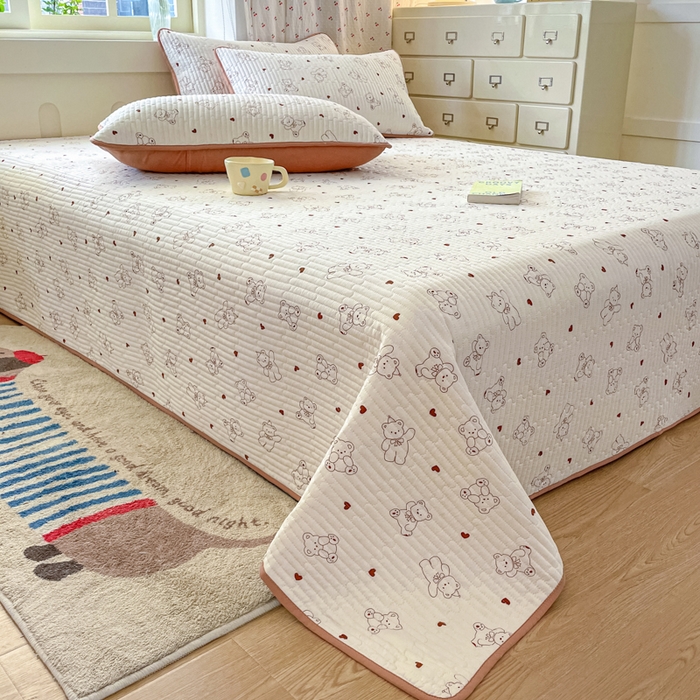 91家纺网 家纺一手货源 找家纺 857家居 2025新款针织双层纱床盖三件套 顽皮小熊