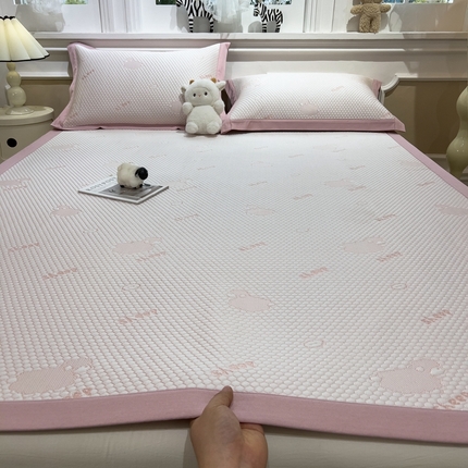 91家纺网 家纺一手货源 找家纺 （总）卡初家居（原微来） 2025新款舒睡冰豆豆抱抱龙系列席子凉席