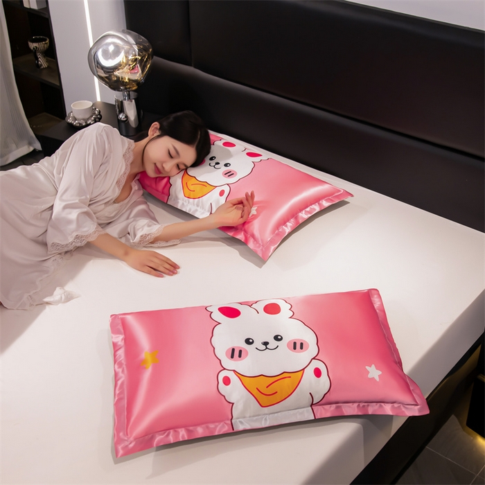 91家纺网 家纺一手货源 找家纺 梦舒羽 2025新款可水洗冰丝卡通枕套宿舍48x74cm单人凉爽枕头套 乖萌兔