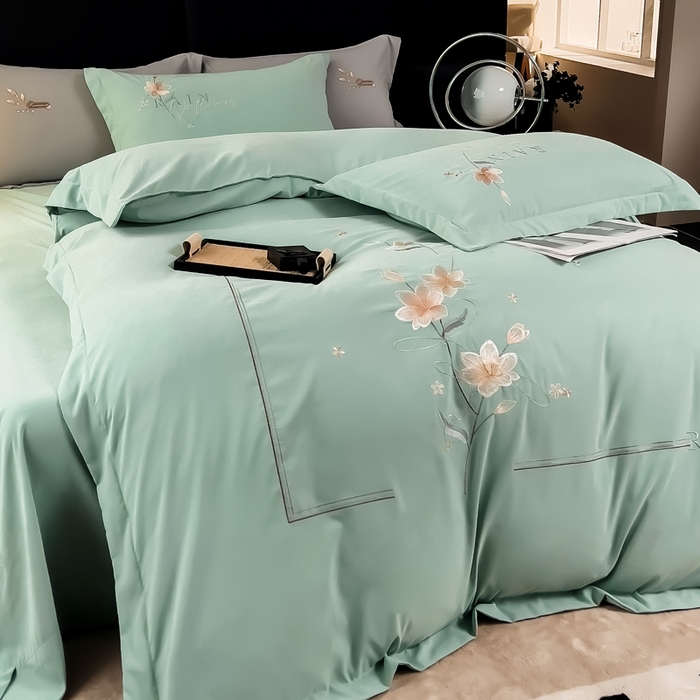 91家纺网 家纺一手货源 找家纺 曲之慕 2025新品四季款高端刺绣四件套简约可水洗轻奢纯色刺绣四件套 流光浅绿