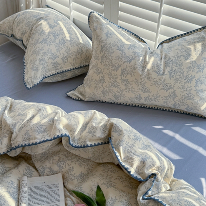 91家纺网 家纺一手货源 找家纺 金丝鸟家纺 2025新款全棉双层纱贝壳边四件套花卉系列 蓝色枝丫