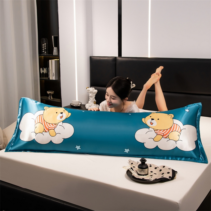 91家纺网 家纺一手货源 找家纺 梦舒羽 2025新款可水洗冰丝双人枕套凉爽情侣枕头套枕芯套 云端小熊