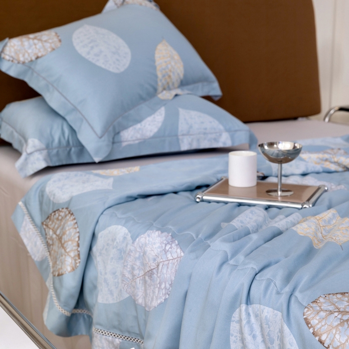 91家纺网 家纺一手货源 找家纺 棉生活家纺 2025新款春夏莫代尔天丝夏被 树影