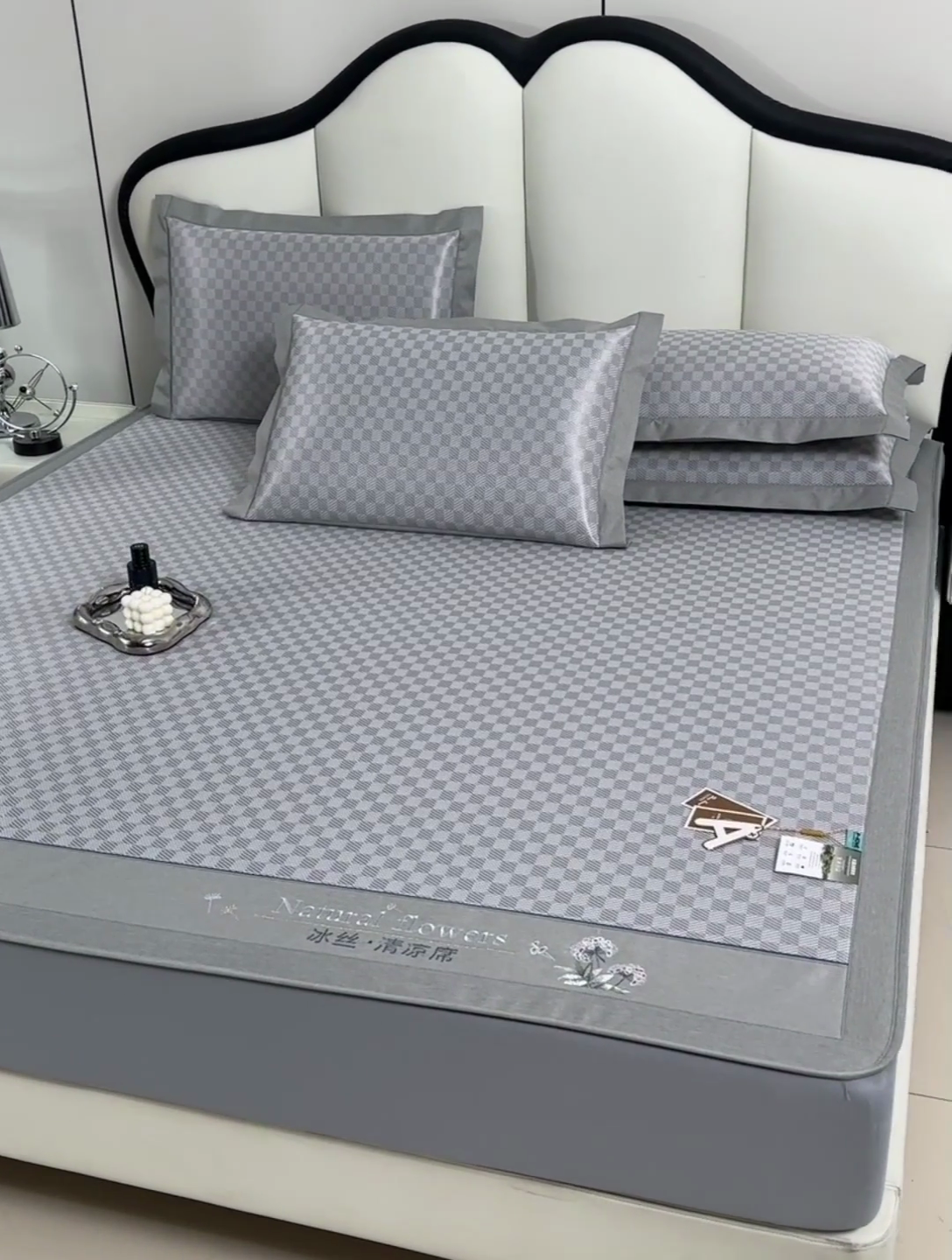 91家纺网 家纺一手货源 找家纺 （总）小牛席业 2025新款棋盘格-冰丝清凉席系列（床笠款）凉席藤席冰藤席冰丝席竹席空调席草席乳胶席豆豆席三件套