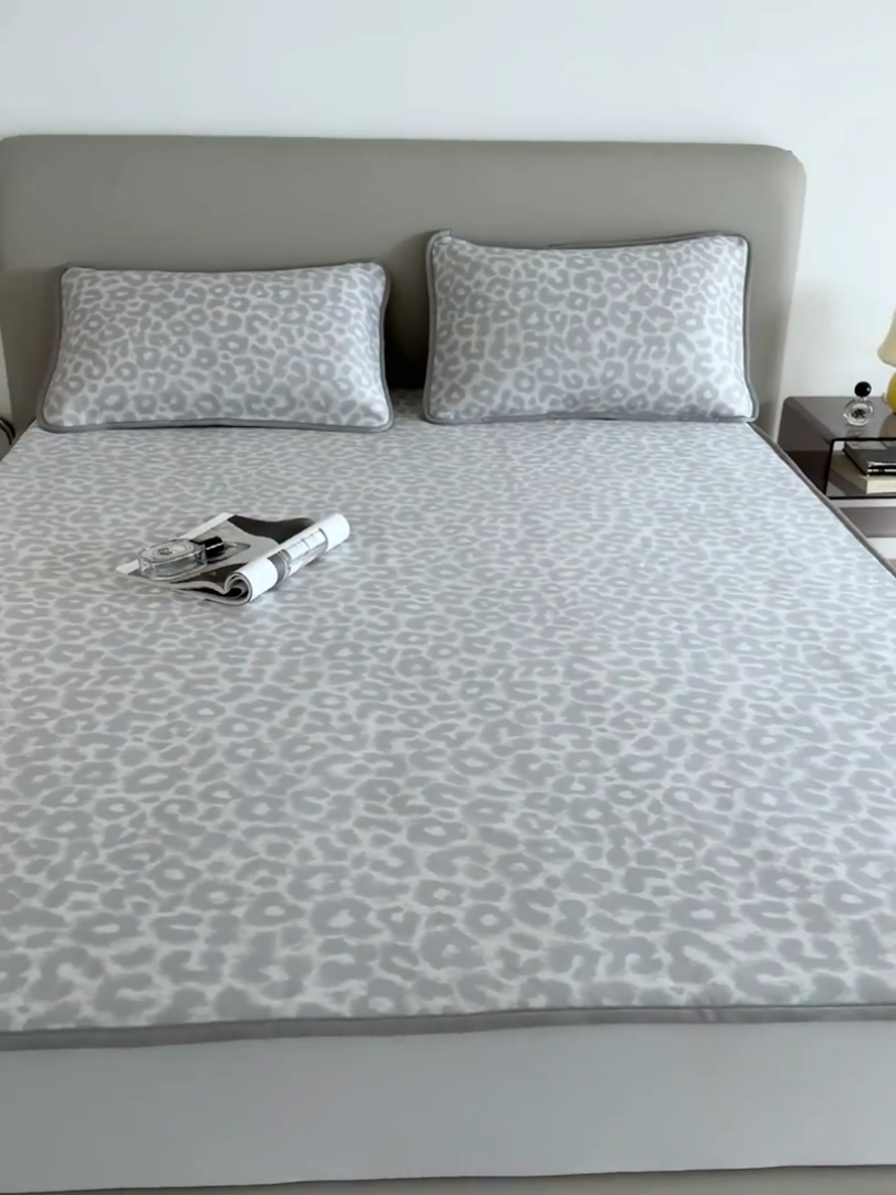 91家纺网 家纺一手货源 找家纺 千朵森 2025新款冰岛冰感丝床笠款凉席三件套-风格一 冰岛-山茶灰