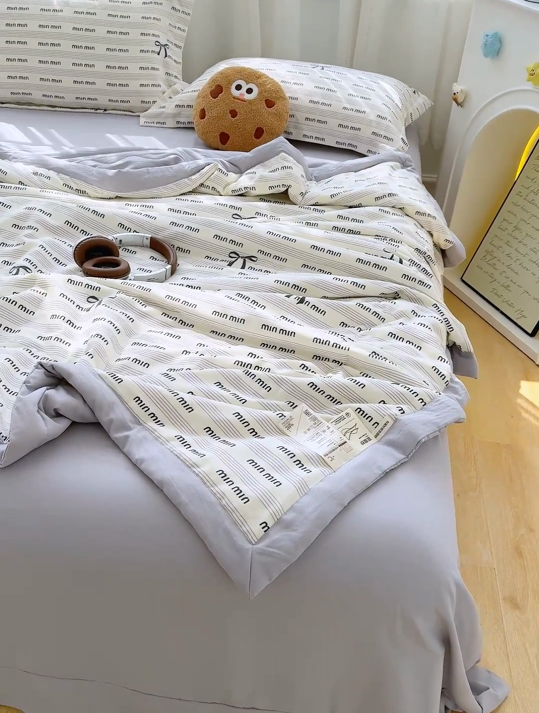 91家纺网 家纺一手货源 找家纺 芯恋家居 2025新款针织棉双层纱夏被夏被四件套 简约蝴蝶结