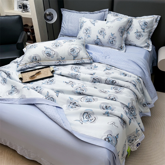 91家纺网 家纺一手货源 找家纺 （总）满羽家纺 2025热款冰丝绸冰豆豆被夏被四件套凉感空调被(踩棉工艺)（吊边床单）-印花