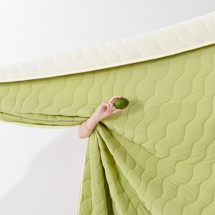 91家纺网 家纺一手货源 找家纺 圣楚 2025新款梦境凉感丝夏凉被 果绿-奶黄