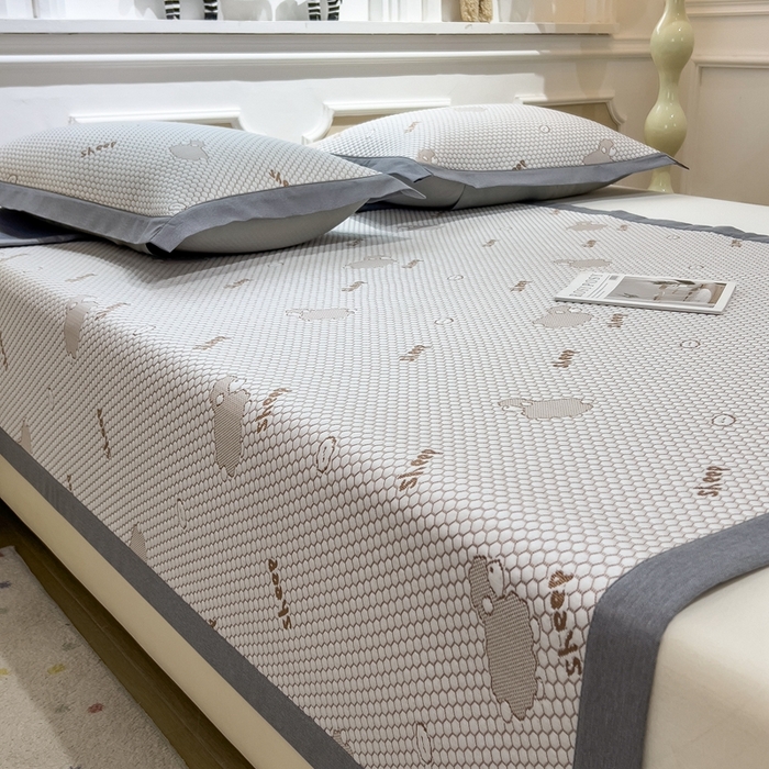 91家纺网 家纺一手货源 找家纺 卡初家居（原微来） 2025新款舒睡冰豆豆抱抱龙系列席子凉席 sheep-sheep-薄荷咖（床席款）