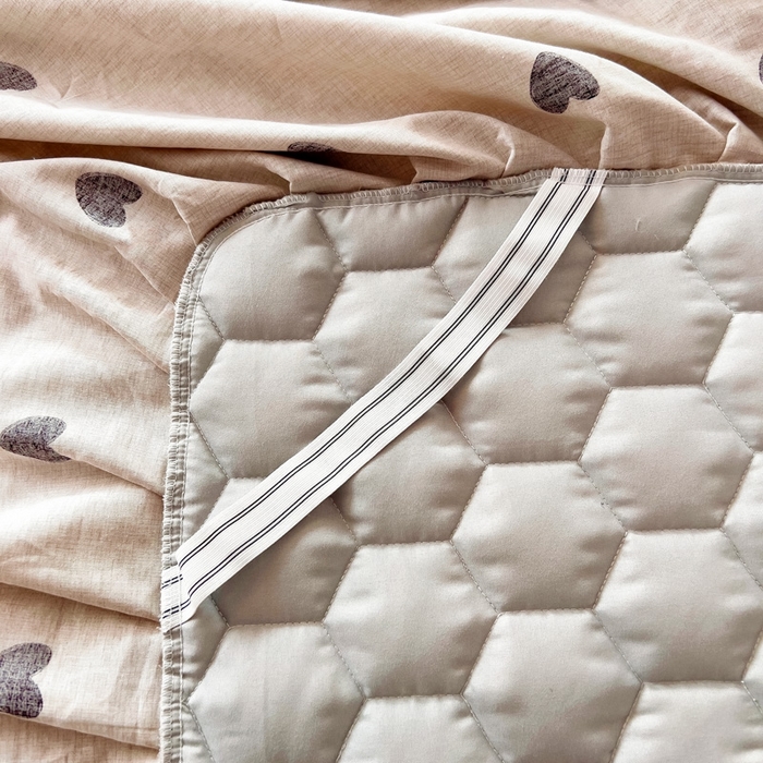 91家纺网 家纺一手货源 找家纺 情煊家纺 2025新款全棉印花小清新夹棉枕套 爱心