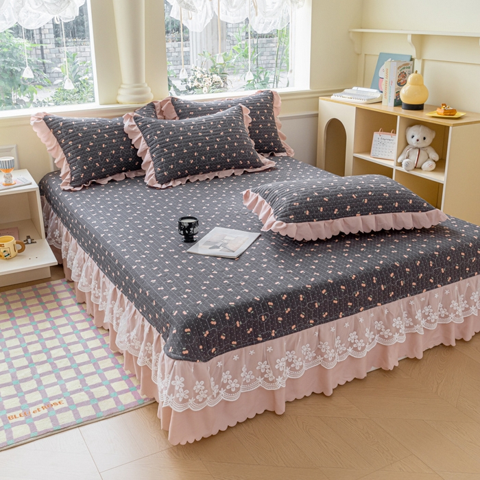 91家纺网 家纺一手货源 找家纺 珍爱家纺 2025新款A类针织棉双层纱夹棉床盖床裙花边单件三件四件套樱桃