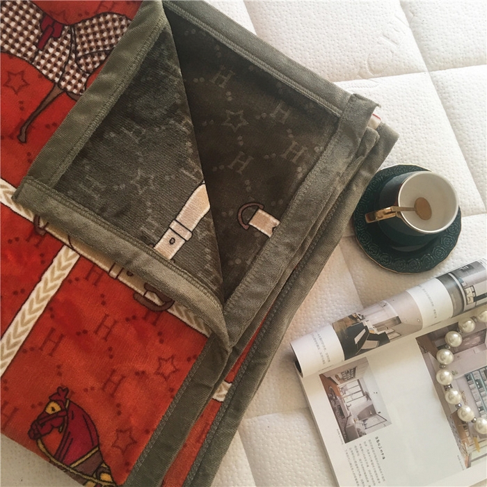 91家纺网 家纺一手货源 找家纺 卡奥2025AB版云貂绒毛毯直播爆款法莱绒休闲盖毯沙发毯午睡毯空调毯子 马车