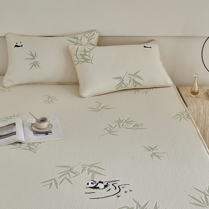 91家纺网 家纺一手货源 找家纺 （总）千朵森 2025新款熊猫冰感丝床笠款凉席三件套