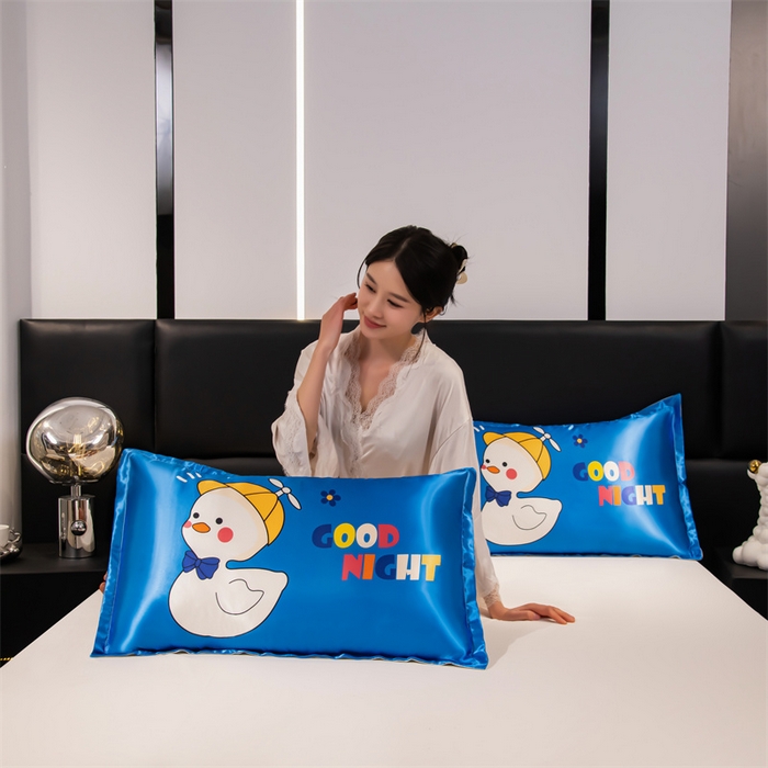91家纺网 家纺一手货源 找家纺 梦舒羽 2025新款可水洗冰丝卡通枕套宿舍48x74cm单人凉爽枕头套 萌小鸭