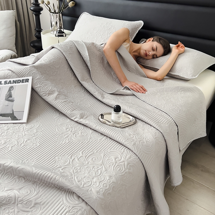 91家纺网 家纺一手货源 找家纺 世纪绒品 2025新款A类凉感科技欧式多功能夏被床单盖毯 欧式-银霜浅灰