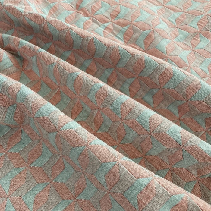 91家纺网 家纺一手货源 找家纺 鸣升家纺 2025新款a类全棉三层纱多功能毛巾被盖毯床单夏被空调被 风车粉